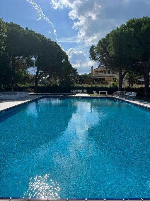 Villa A Due Piani Con Giardino E Piscina Duna Verde