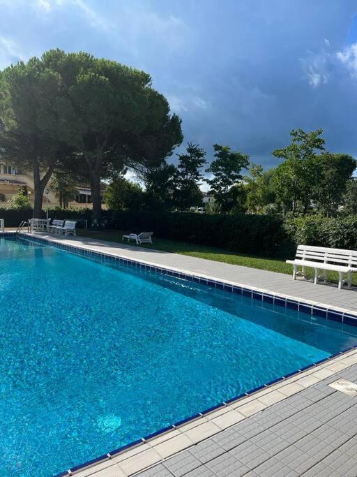 A Due Piani Con Giardino E Piscina * Duna Verde